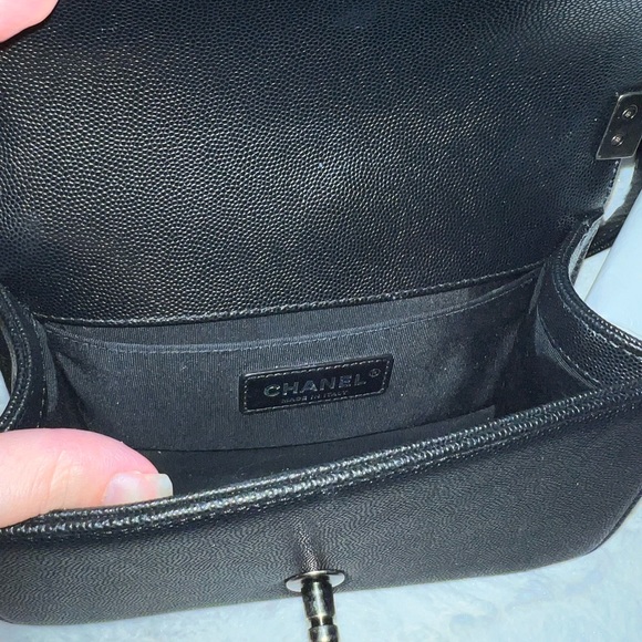 Caviar Quilted Small Boy Flap Black - Picture 3 of 11